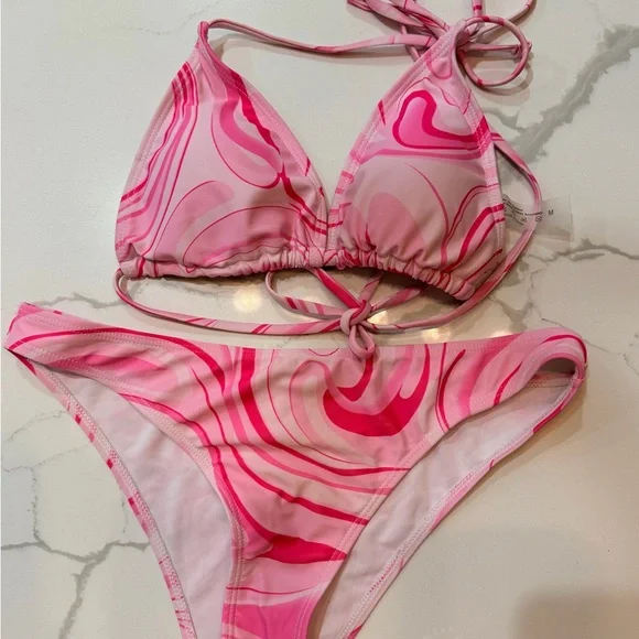 4 Bikini Sets - all medium - Picture 10 of 11